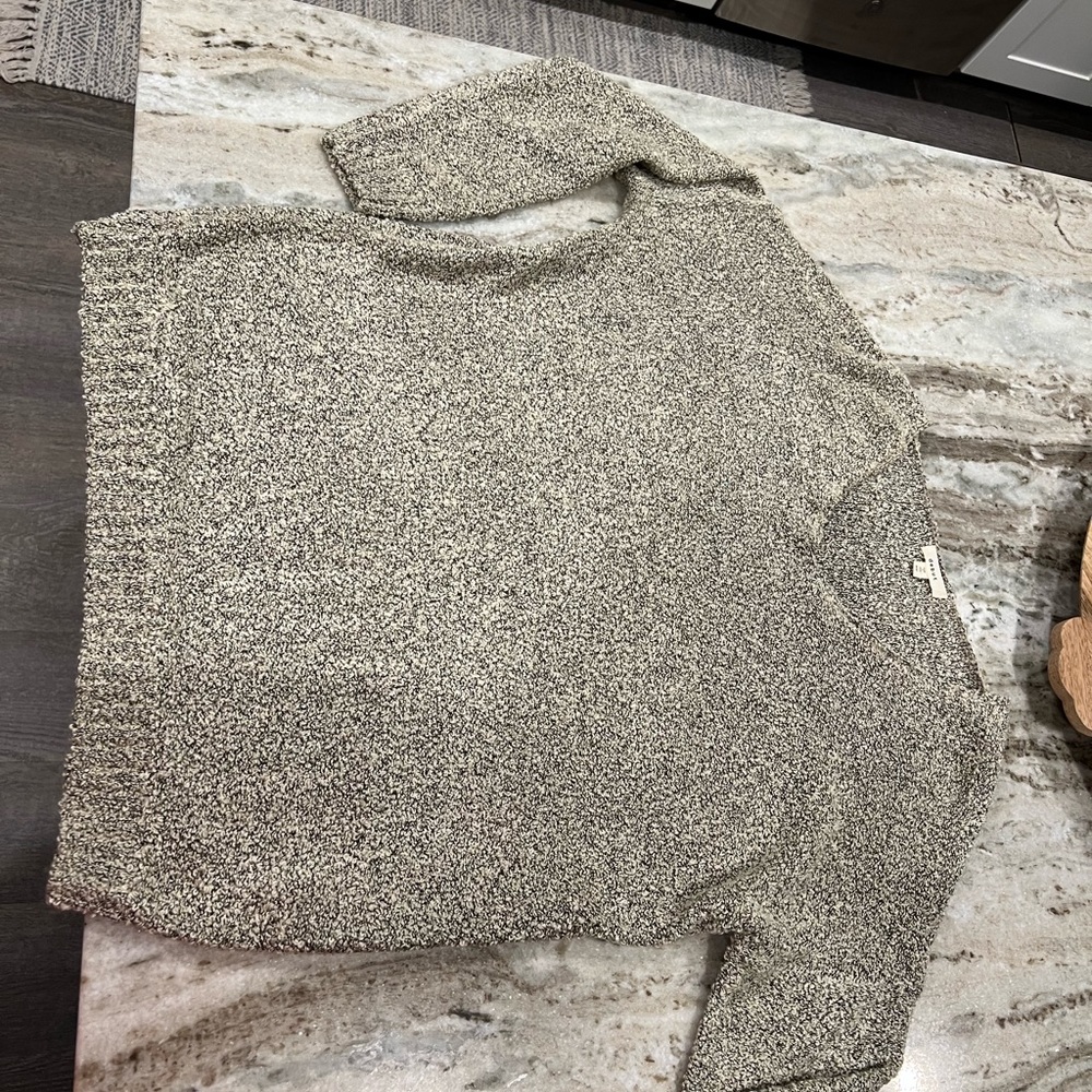 Debut V neck sweater